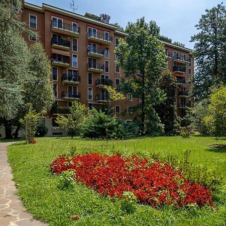 Stylish Flat With Balcony - 15 Min To Duomo Apartment Milan Exterior photo